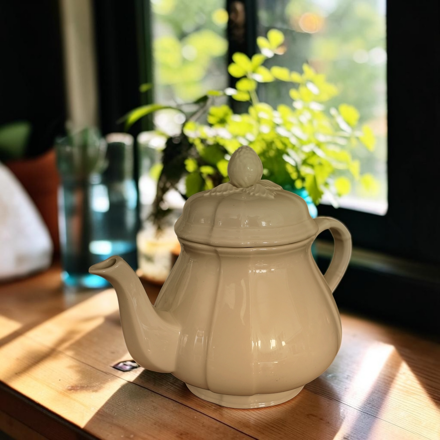 The Manoir Teapot